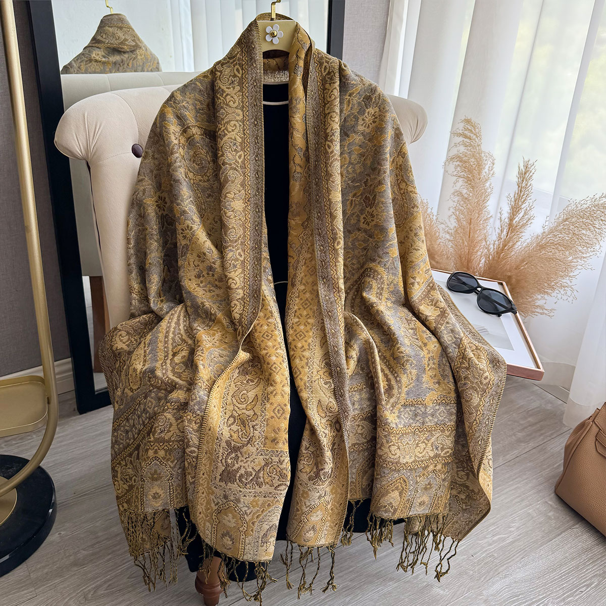 Ethnic Fashion Designers - 2025 Nappa Coperta Design Stile Etnico