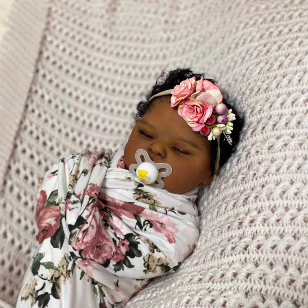 Pesche in pelle scura Bambola  - Ethnic Fashion Model recensione e prezzo