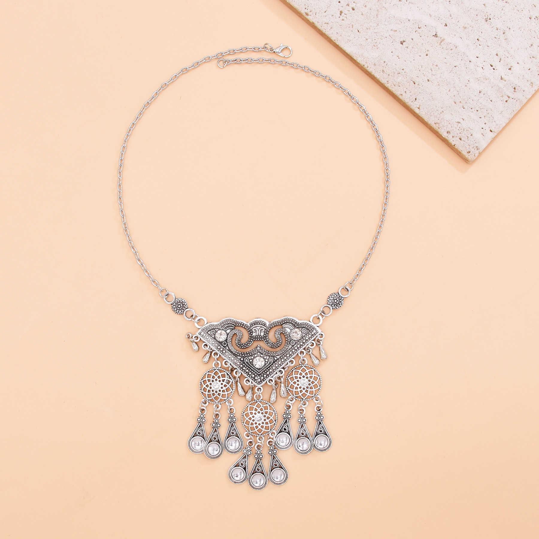 Collana con Ciondolo Geometric - Ethnic Fashion Pakistan recensione e prezzo